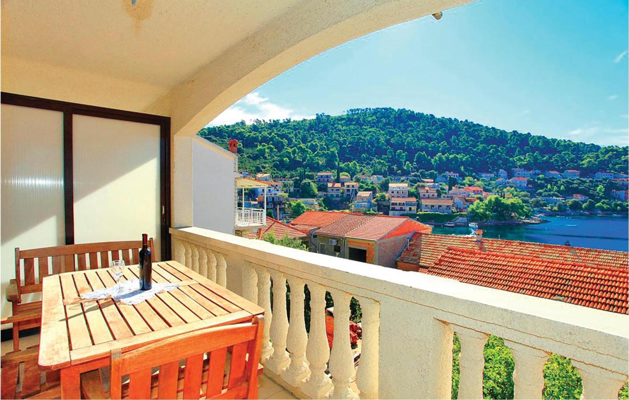 Amazing Apartment In Smokvica With House Sea View Brna Exterior photo